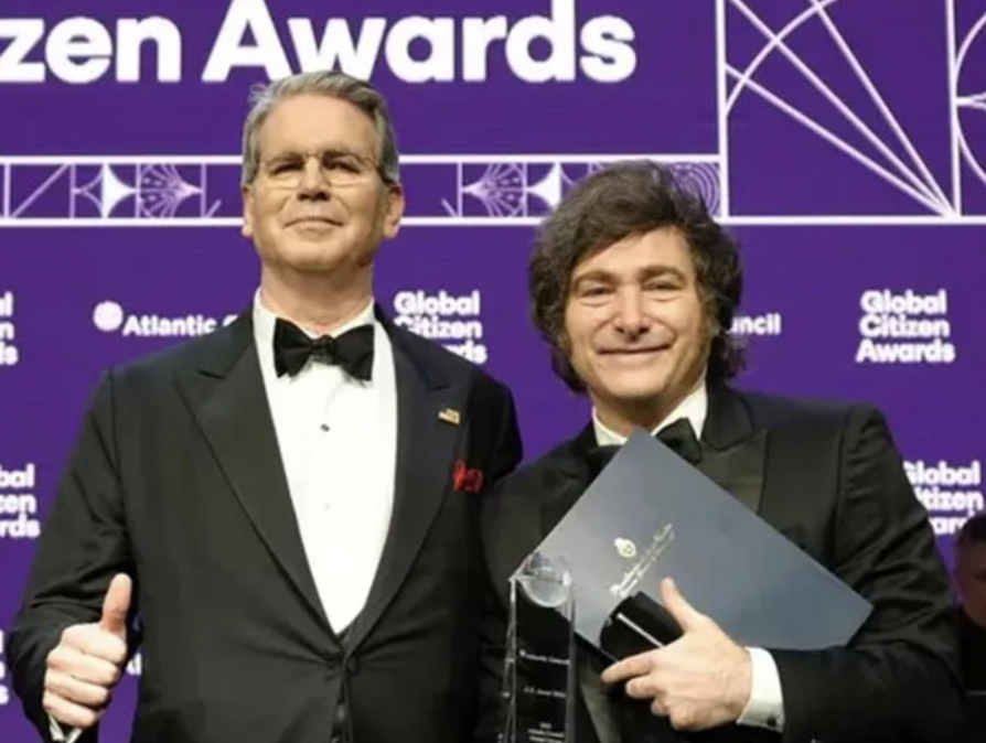 Captura de Pantalla 2025-10-15 a la(s) 21.12.50